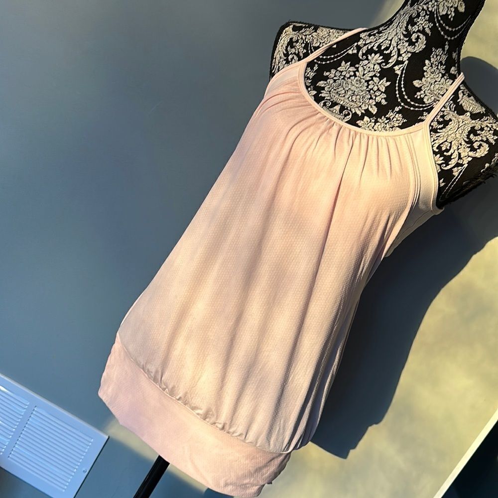 Lululemon size 6 top